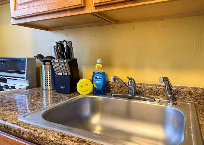 Sleeps 4 1 Bedroom 2 Beds With Parking Wifi Pittsburgh