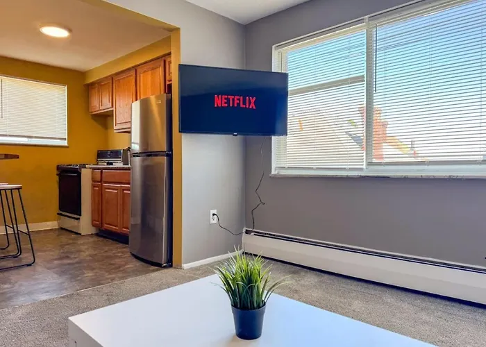Sleeps 4 1 Bedroom 2 Beds With Parking Wifi Apartment *